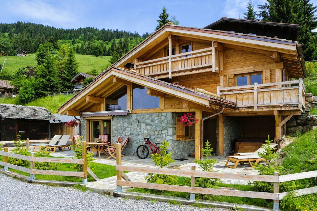 Chalets hôtel de la croix fry nathalie thibaut communication Chalet Créatif Cabin