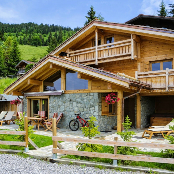 Chalets hôtel de la croix fry nathalie thibaut communication Chalet Créatif Cabin